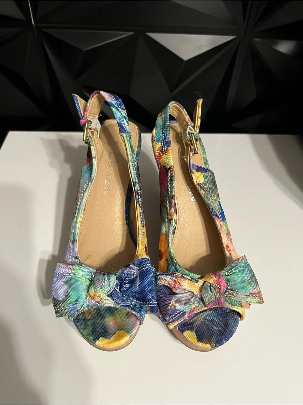 CL by Laundry Floral Bow Slingback Wedge Sandals in Multicolor